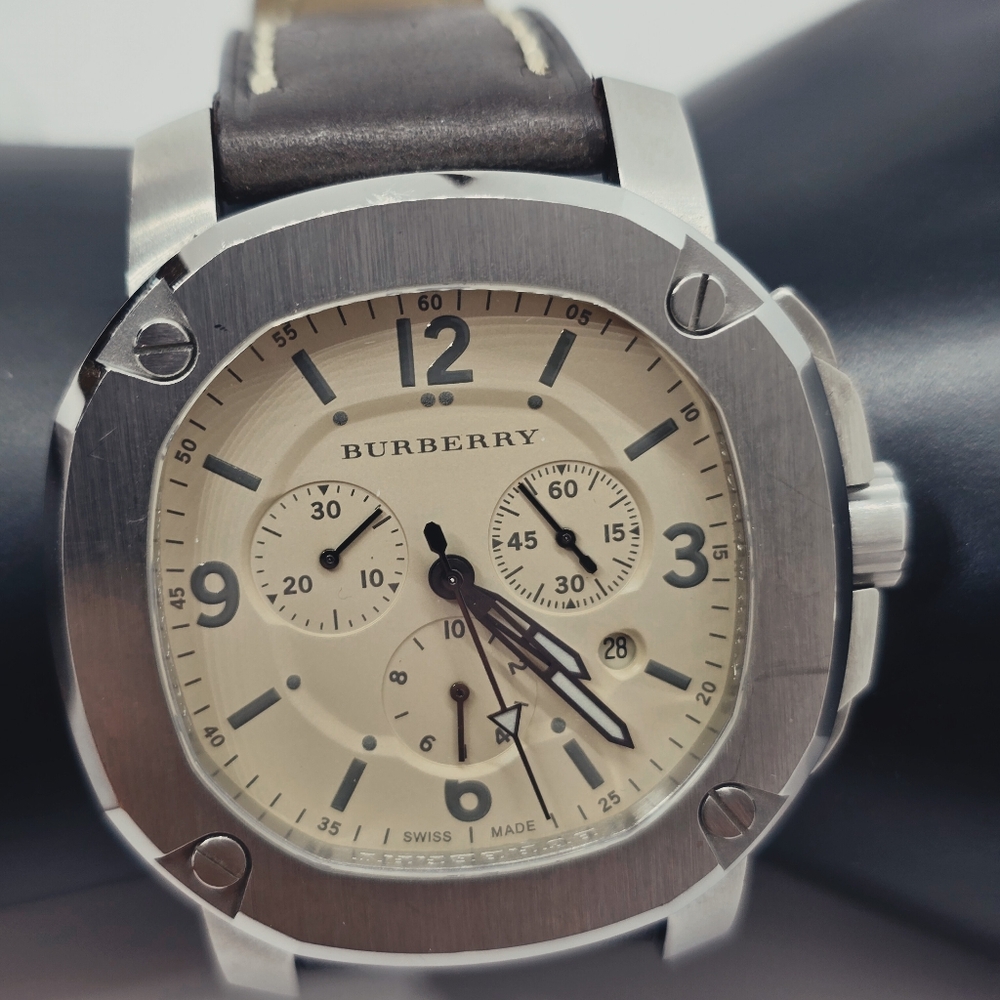 〽️ Burberry 〽️ Classic BBY1101 Chronograph Watch - Picture 4 of 11